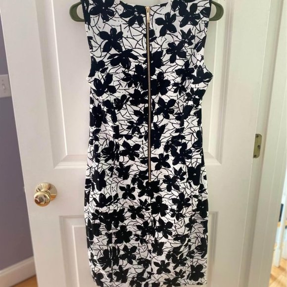 Women's Dress - Picture 2 of 3